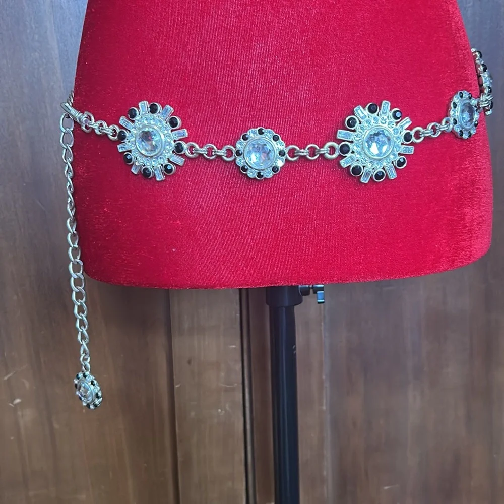 Stunning Silver Rhinestone Faux Onyx Chain Belt